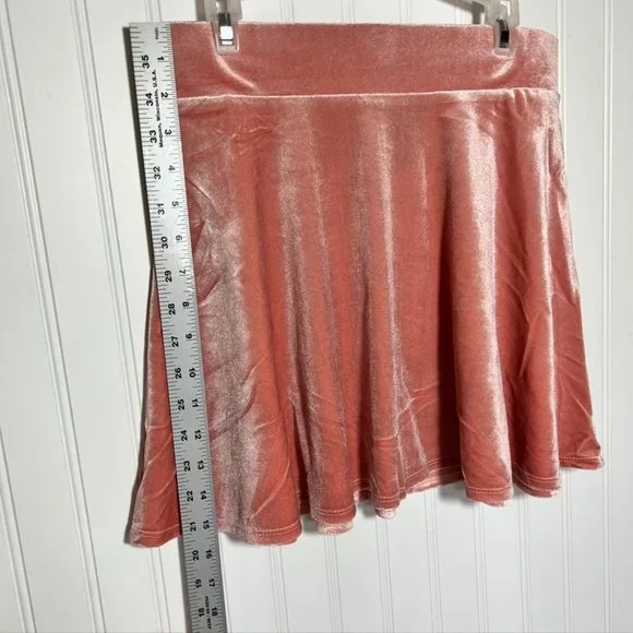 Forever 21 Medium NWT Velour Pink Skirt - Picture 3 of 7